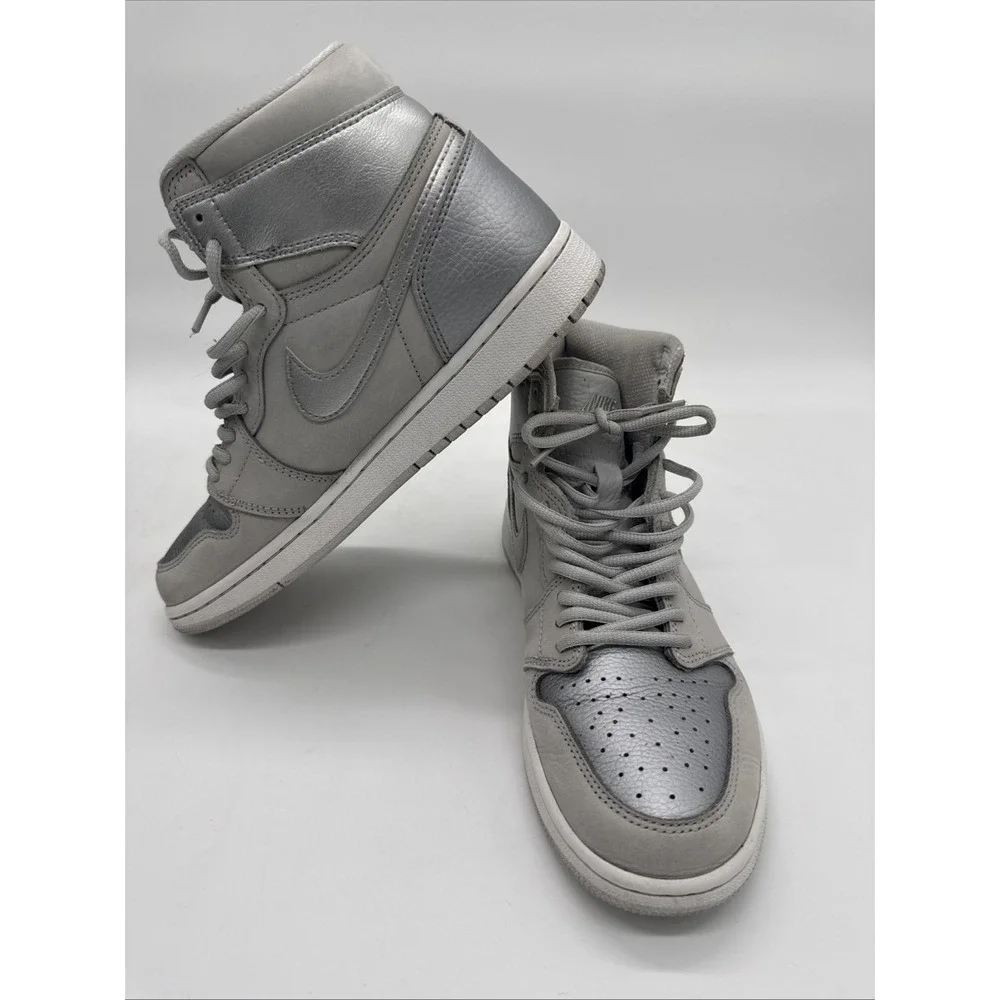 Nike Air Jordan 1 Retro High Stealth Gray White High Top Sneakers